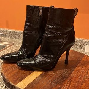 Zara Sleek Black Pointy Heel boot! Barely worn!